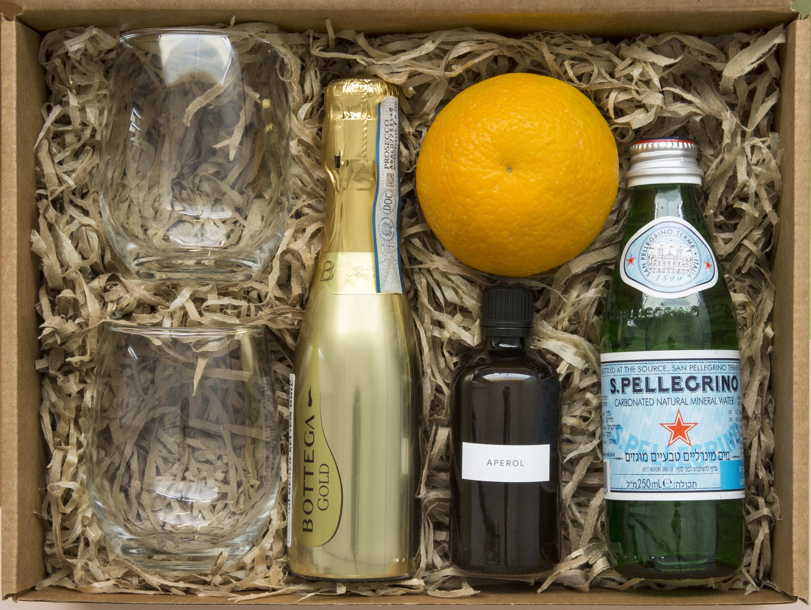 Spritz Moment gift set — Aperol Spritz set with Prosecco, S.Pellegrino, fresh orange and two wine glasses