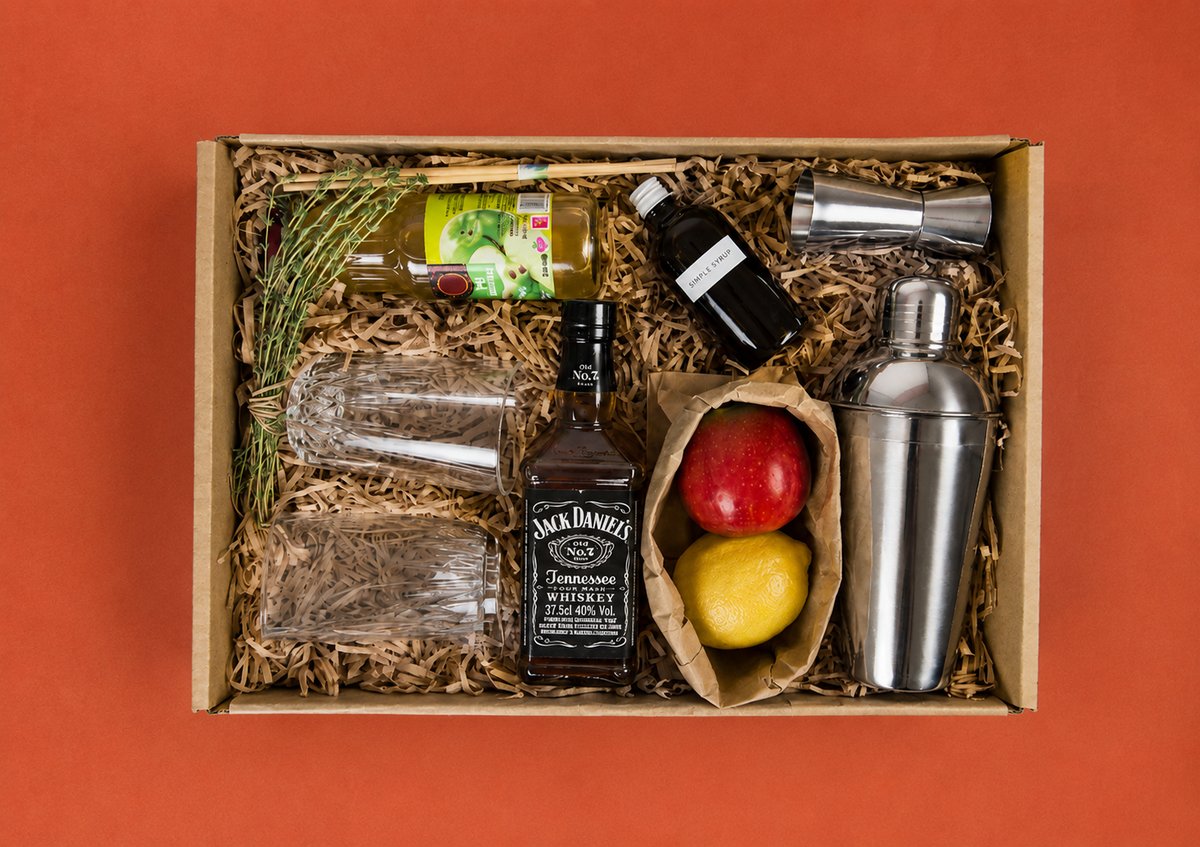Honey Bunny DIY Pro gift box — Jack Daniel's, fresh ingredients, bar tools